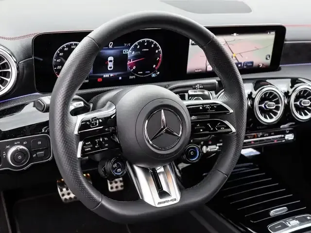 Mercedes-Benz CLA 35 AMG