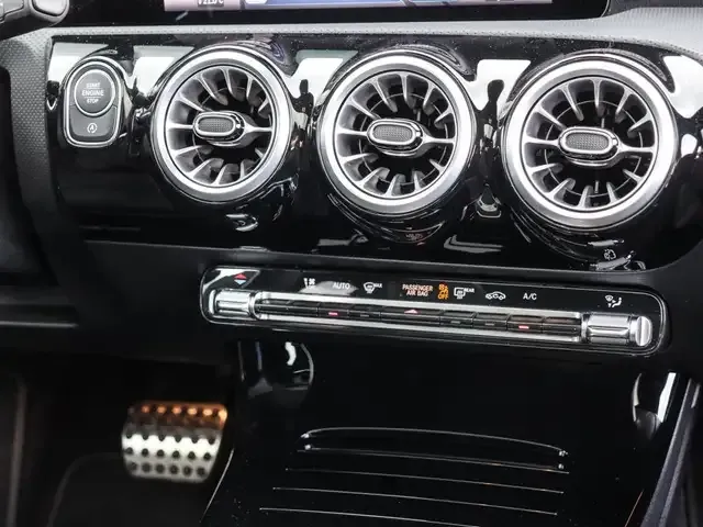 Mercedes-Benz CLA 35 AMG