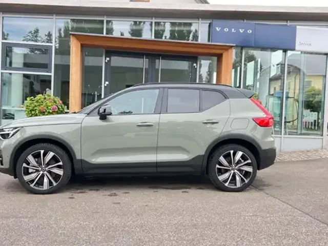 Volvo EX40