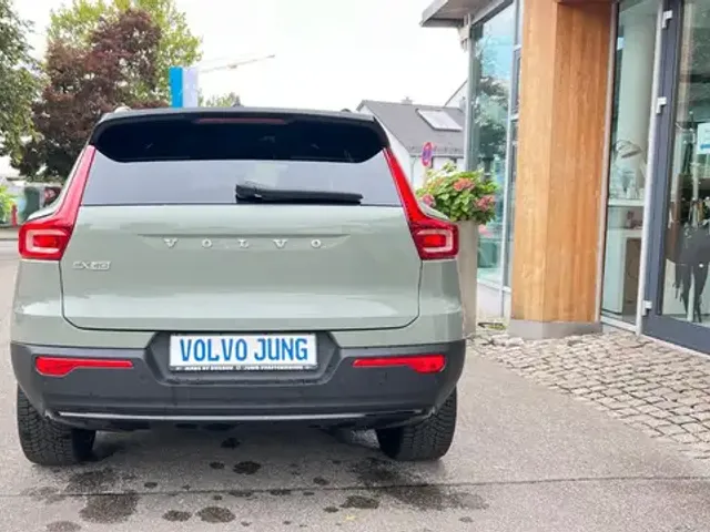 Volvo EX40