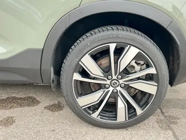 Volvo EX40