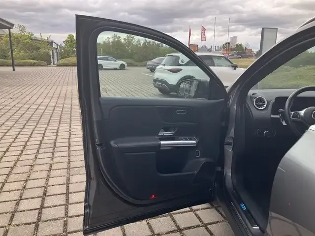 Mercedes-Benz EQA 250