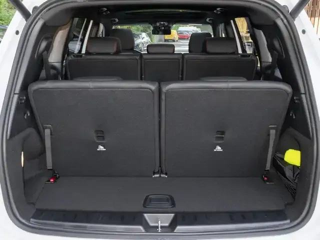 Mercedes-Benz GLB 220