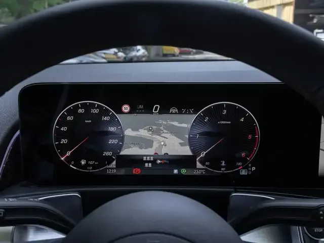 Mercedes-Benz GLB 220