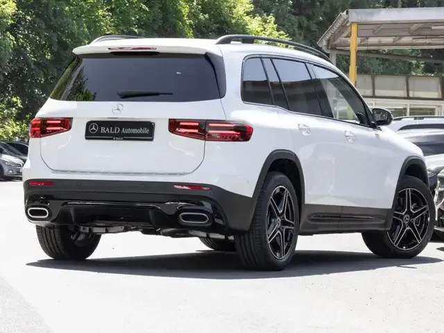 Mercedes-Benz GLB 220