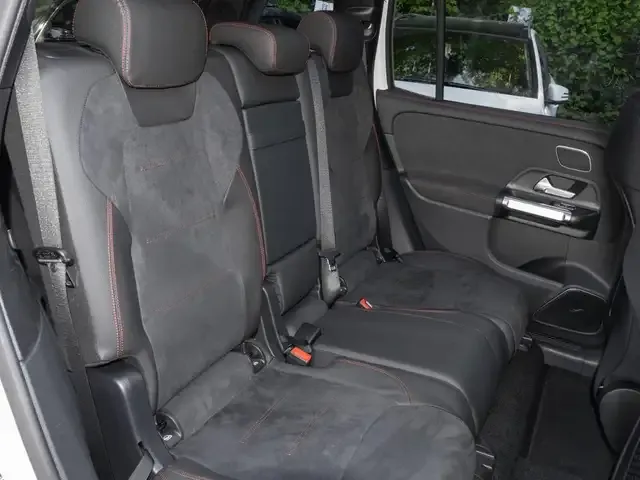 Mercedes-Benz GLB 220