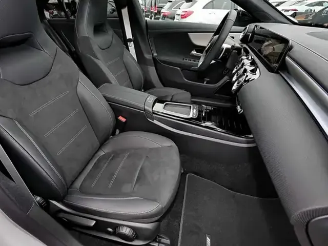 Mercedes-Benz CLA 180