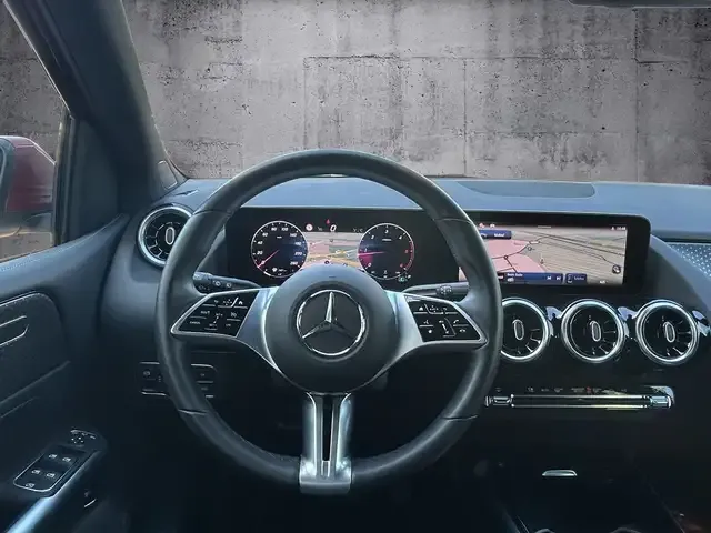 Mercedes-Benz B 220