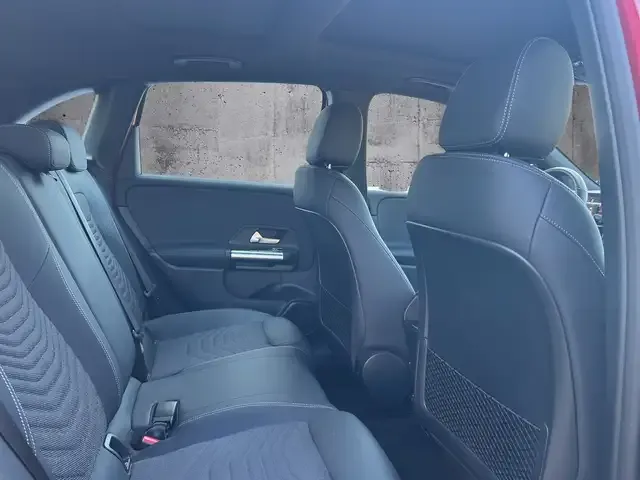 Mercedes-Benz B 220
