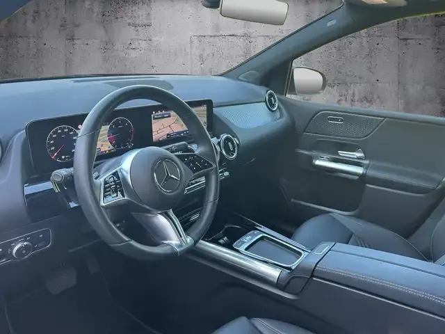 Mercedes-Benz B 220