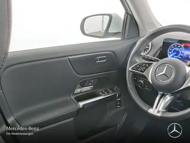Mercedes-Benz EQB 300