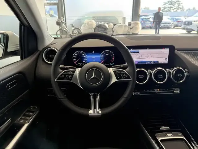 Mercedes-Benz B 200