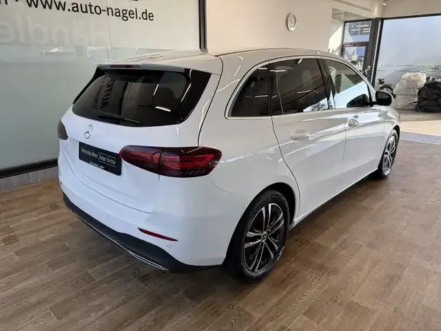 Mercedes-Benz B 200