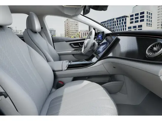 Mercedes-Benz EQE 300