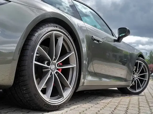 Porsche 992