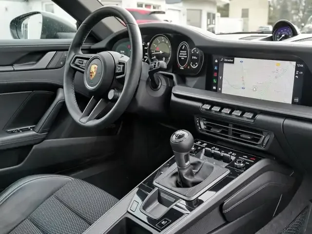 Porsche 992