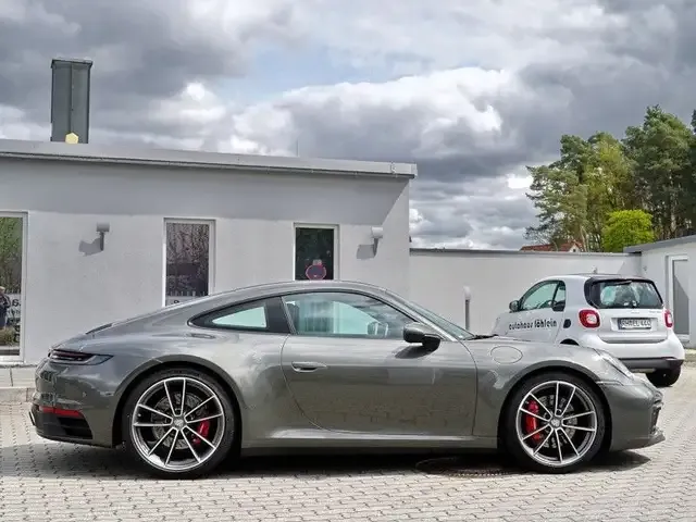 Porsche 992