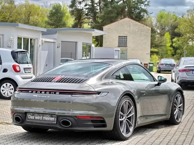 Porsche 992
