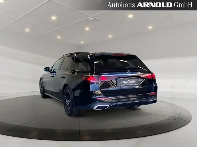 Mercedes-Benz E 200