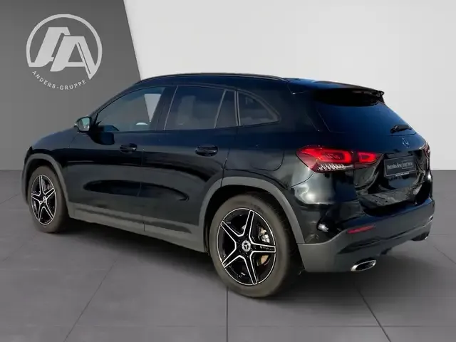 Mercedes-Benz GLA 200