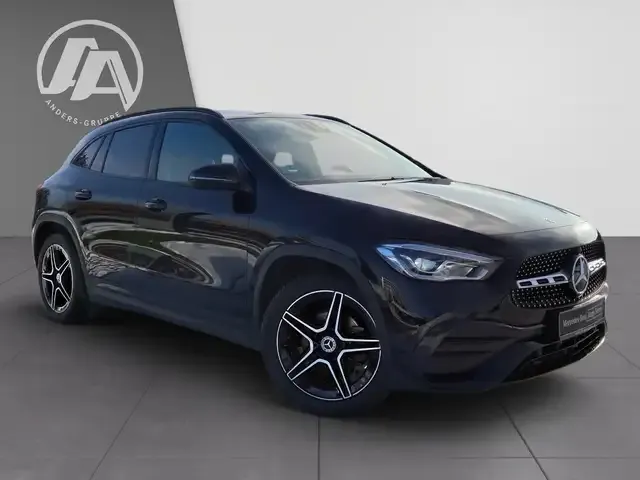 Mercedes-Benz GLA 200