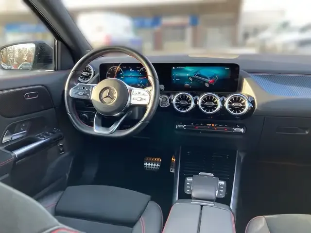 Mercedes-Benz GLA 200