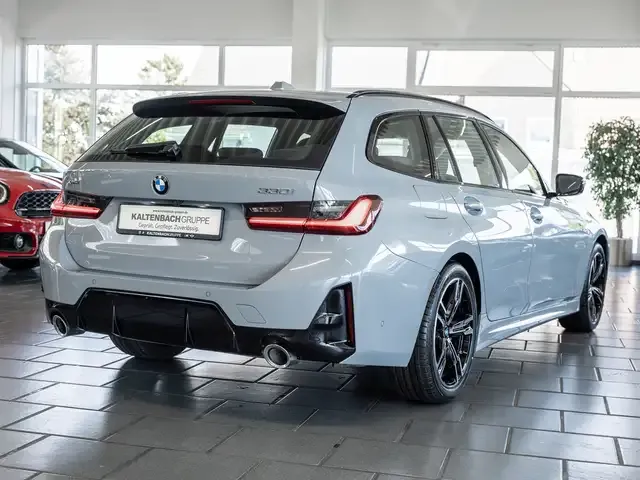 BMW 330