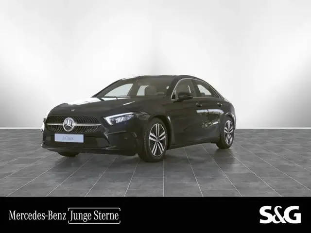 Mercedes-Benz A 220
