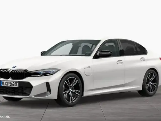 BMW 330