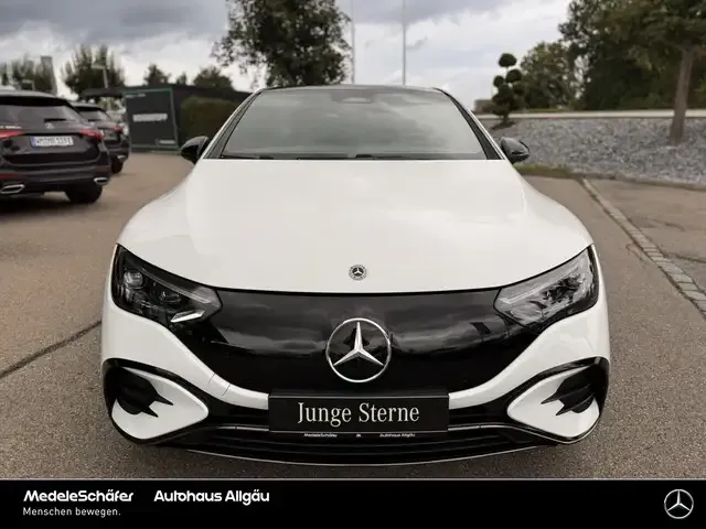 Mercedes-Benz EQE 300