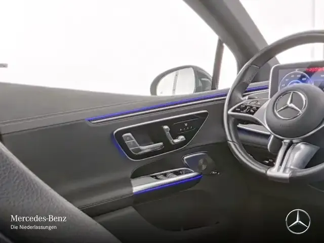 Mercedes-Benz EQE 300