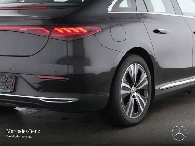 Mercedes-Benz EQE 300