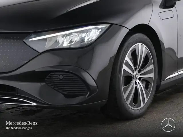 Mercedes-Benz EQE 300