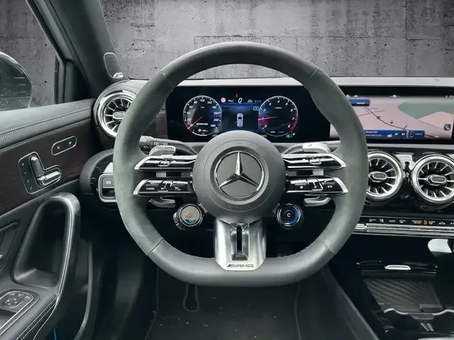 Mercedes-Benz A 35 AMG