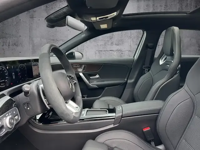 Mercedes-Benz A 35 AMG