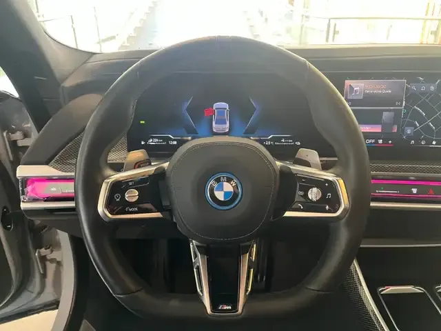 BMW 750