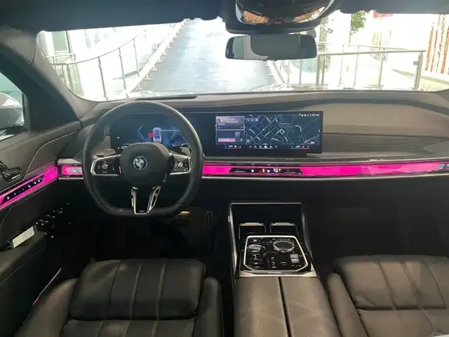 BMW 750