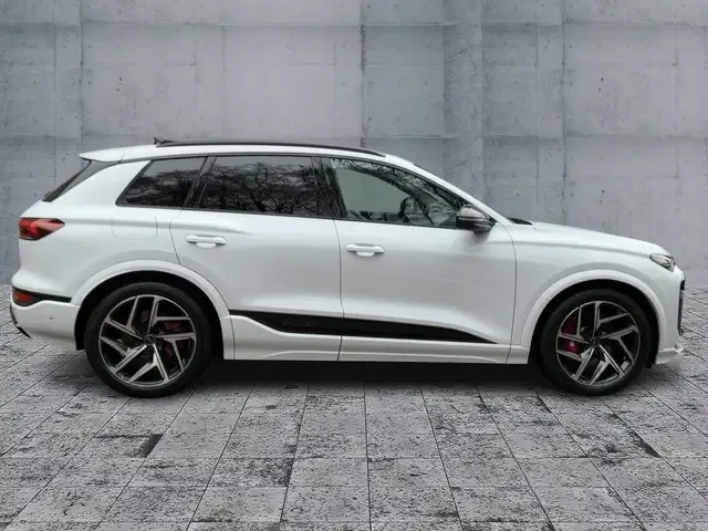 Audi SQ6 e-tron