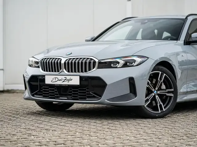 BMW 330