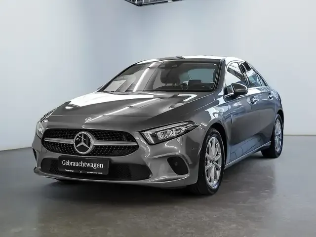 Mercedes-Benz A 220