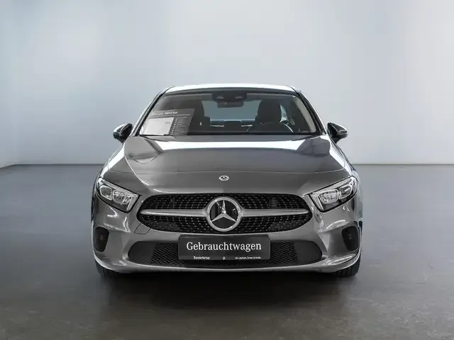 Mercedes-Benz A 220