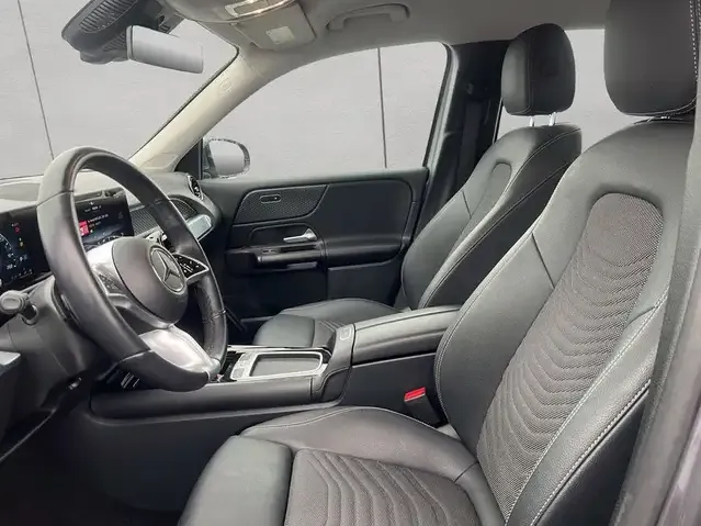 Mercedes-Benz GLB 180