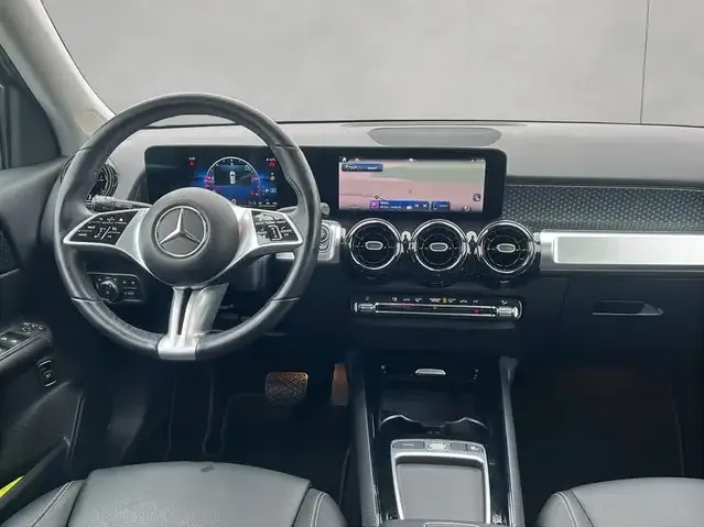 Mercedes-Benz GLB 180