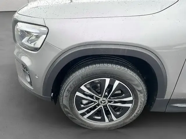 Mercedes-Benz GLB 180