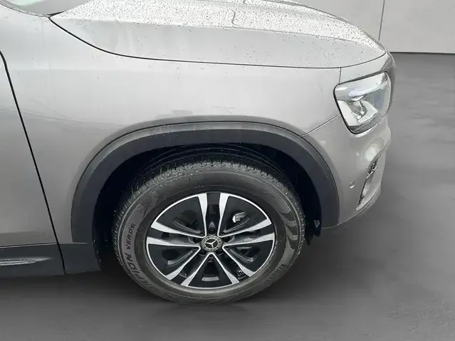 Mercedes-Benz GLB 180