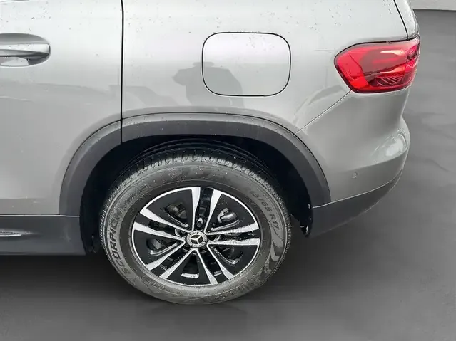 Mercedes-Benz GLB 180