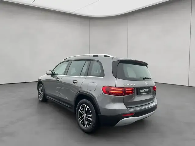 Mercedes-Benz GLB 180