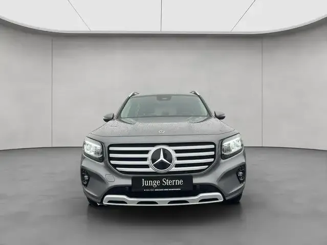 Mercedes-Benz GLB 180