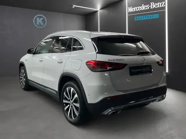 Mercedes-Benz GLA 250