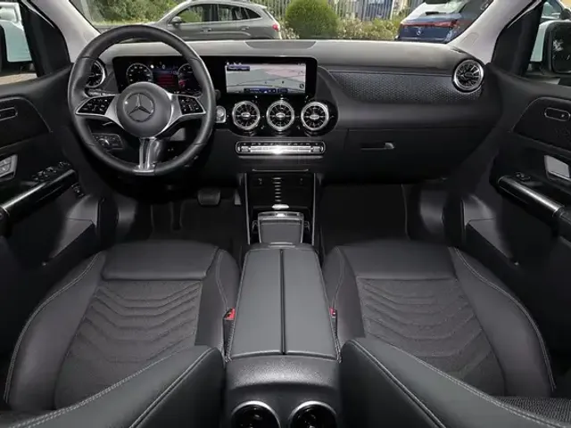 Mercedes-Benz B 180